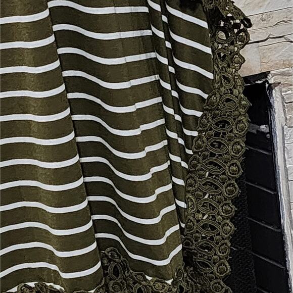 Lane Bryant Moss green & white striped crocheted lace trimmed tunic plus size 3X - Picture 8 of 8